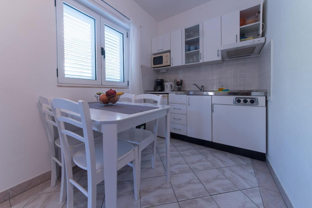 Apartments Niko Проманья Экстерьер фото