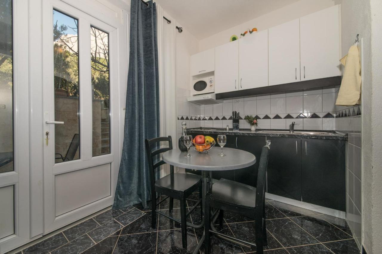 Apartments Niko Проманья Экстерьер фото